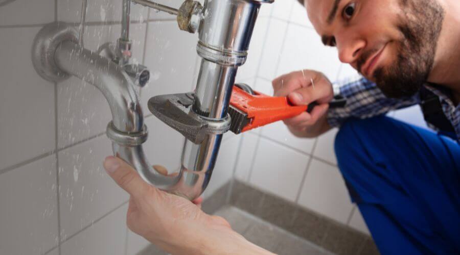 Toilet clog repair in Riverton, WY